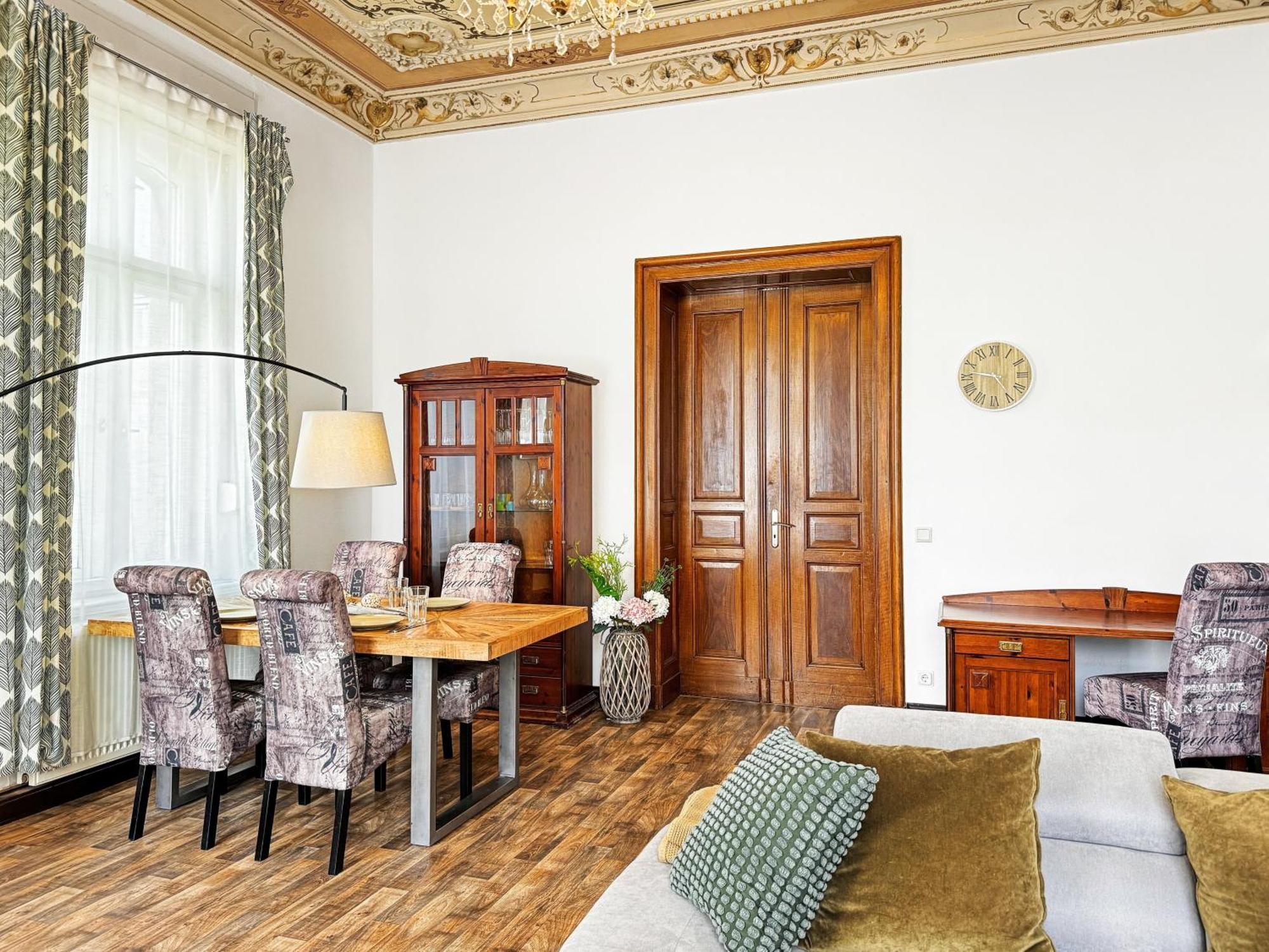 Ferienwohnung Villa Nieske - Jugendstil Denkmal, Free Wlan & Parken, Self Check-In, Smart-Tv Herzberg  Dış mekan fotoğraf